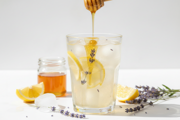 Honing-lavendel limonade met Spaanse Lavendel Honing